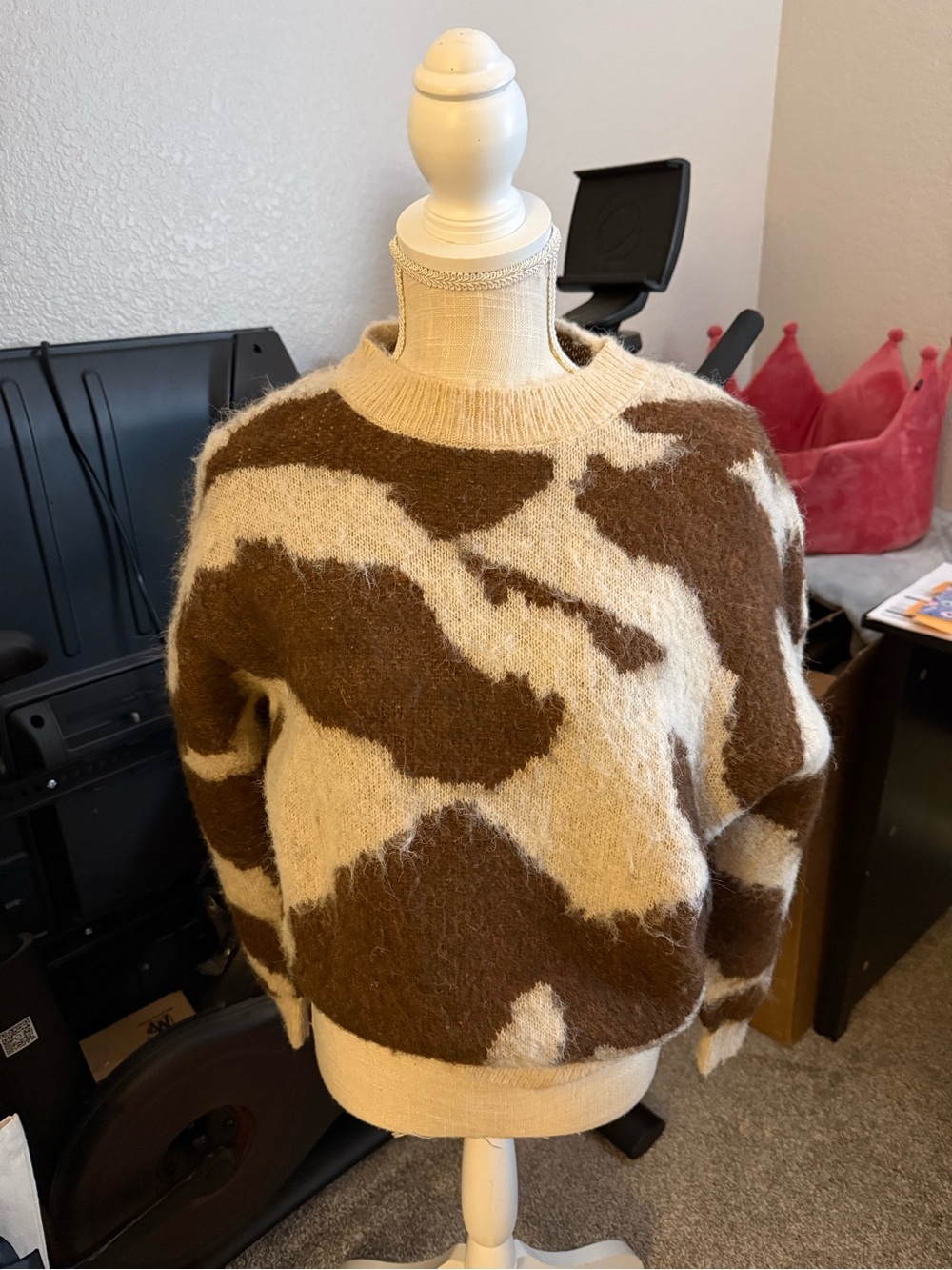 En Creme Cream and Brown Abstract Crewneck Sweater